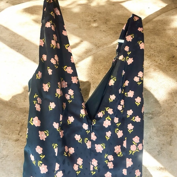 Self-Portrait ‘Sleeveless Twist-Front Floral Print Dress with Button Accents’ 0 - Picture 14 of 16